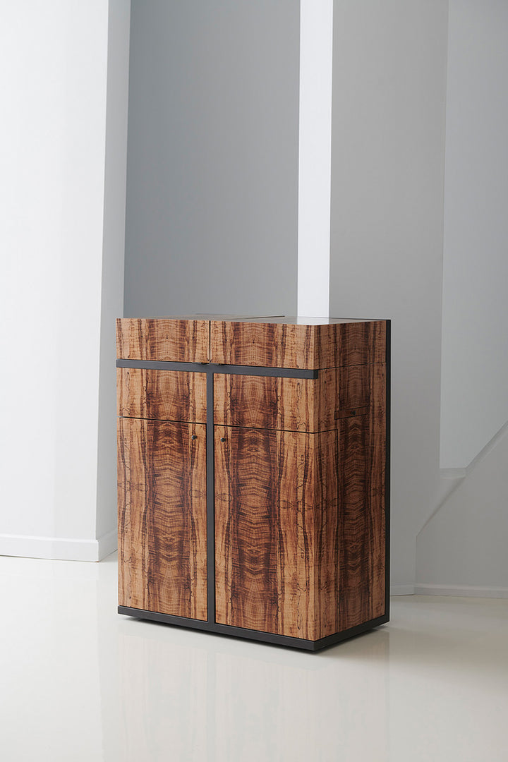 Caracole Top Shelf Barschrank Bar   CLA-020-511 von Instylior