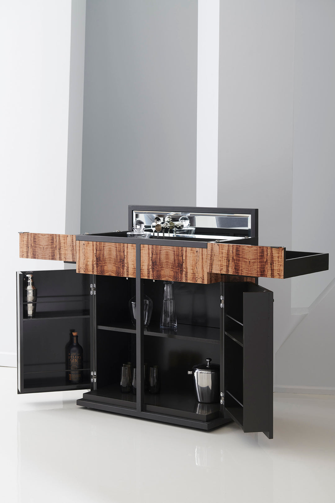 Caracole Top Shelf Barschrank Bar   CLA-020-511 von Instylior