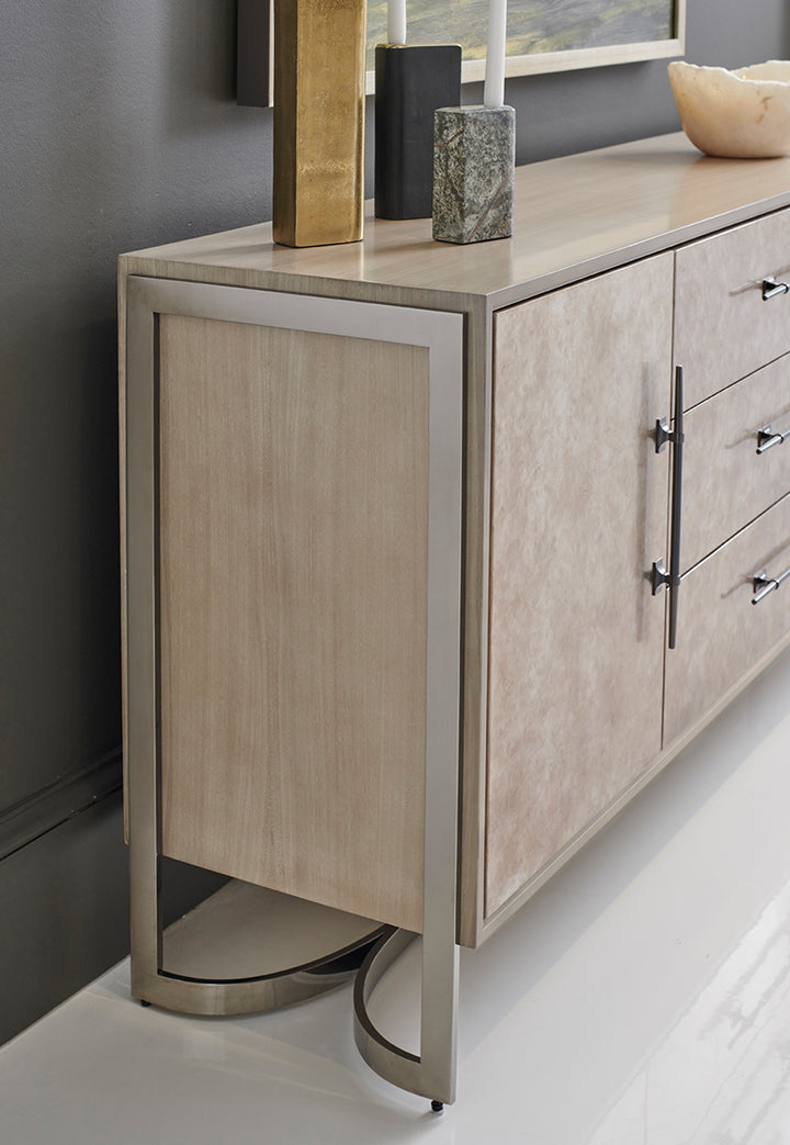 Caracole Foiled Again Sideboard   CLA-021-211 von Instylior