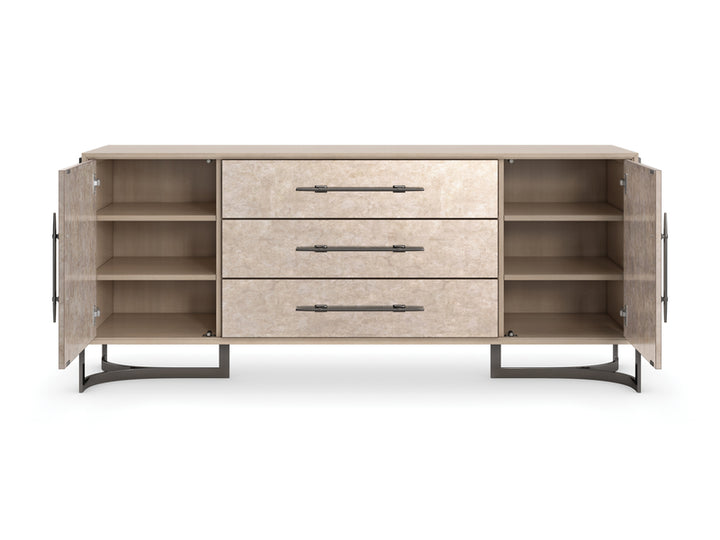Caracole Foiled Again Sideboard   CLA-021-211 von Instylior