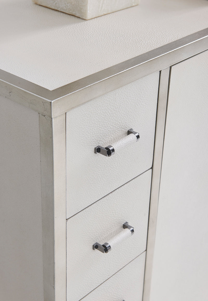 Caracole What's In Store? Sideboard   CLA-021-463 von Instylior