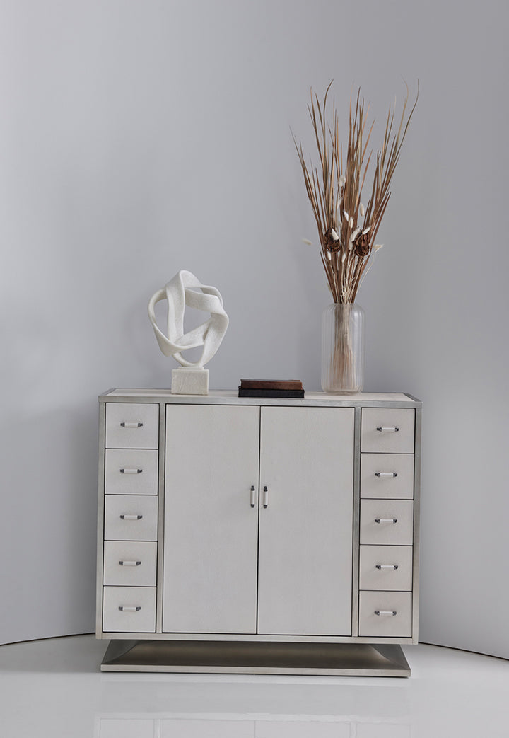 Caracole What's In Store? Sideboard   CLA-021-463 von Instylior