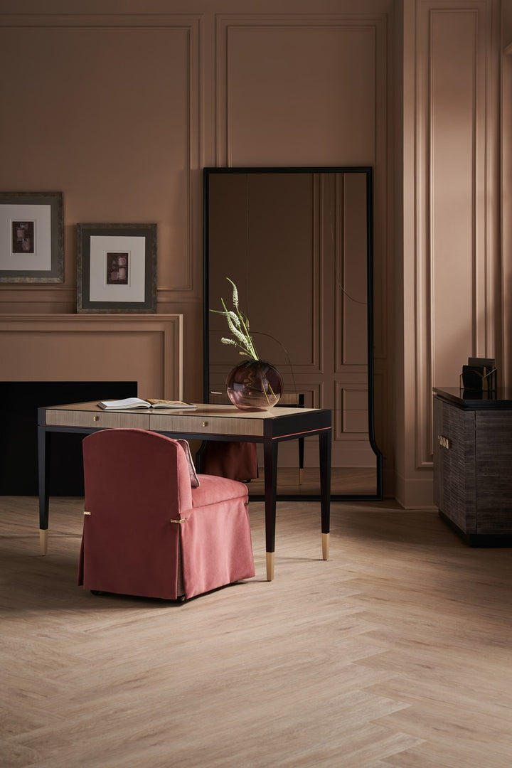 Caracole Bustle armchair UPH-022-293-A from Instylior