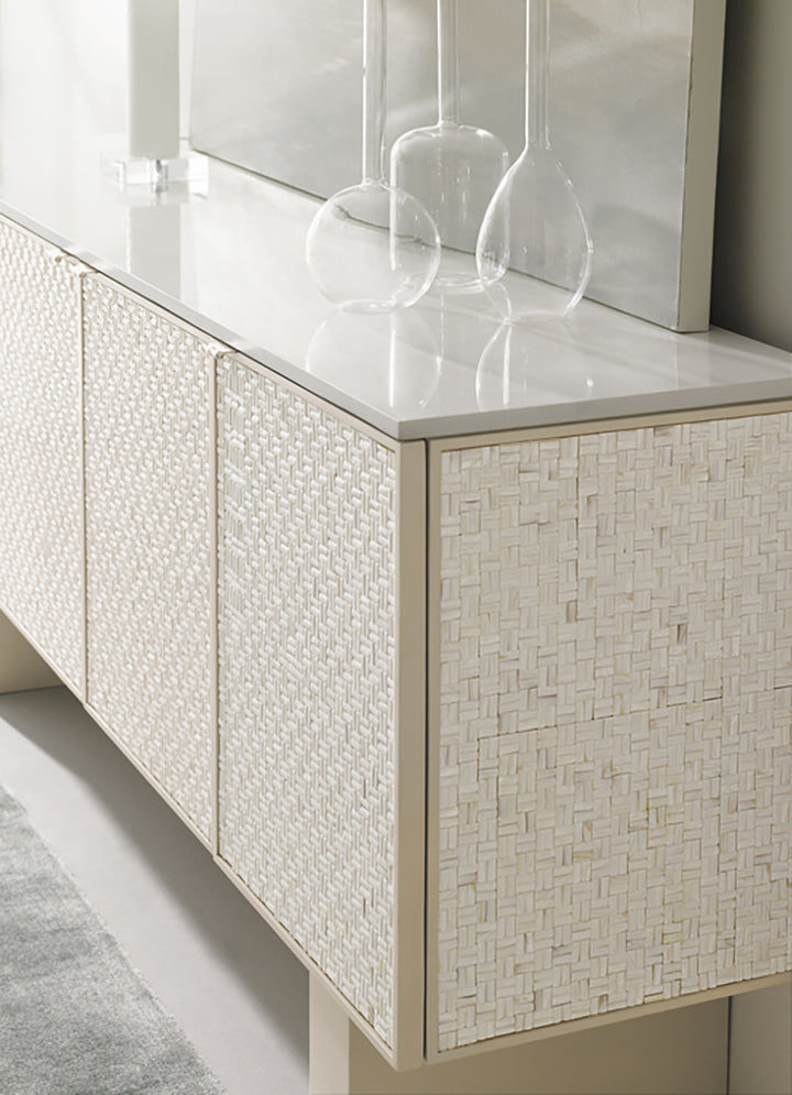 Caracole Bomb-Shell Sideboard   CLA-416-441 von Instylior