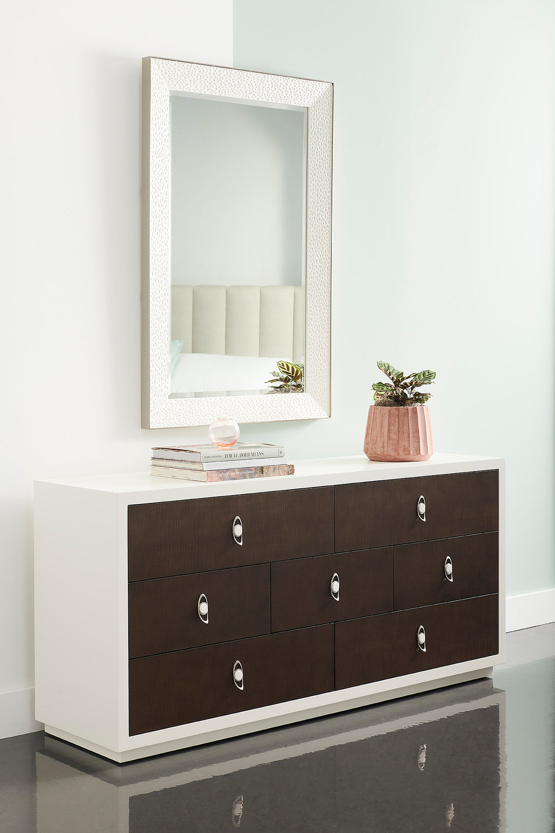 Caracole On The Contrary Kommode   CLA-421-011 von Instylior