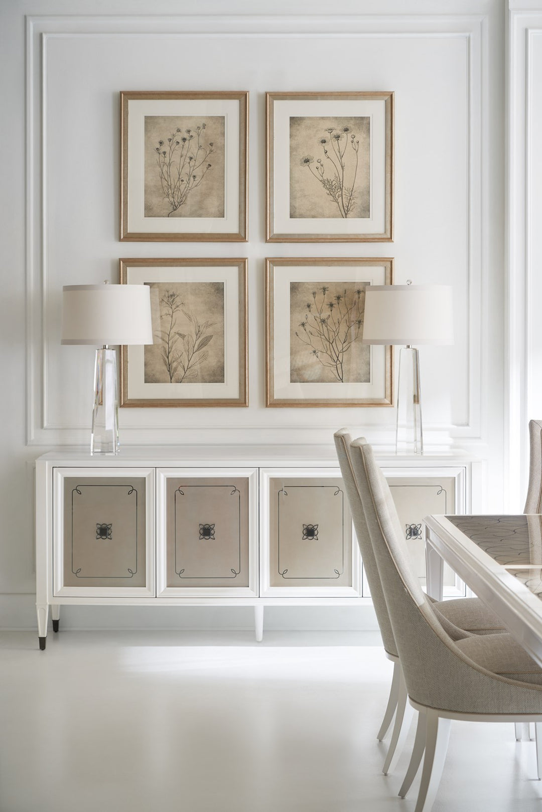 Caracole Lattice Serve You Sideboard   CLA-422-212 von Instylior