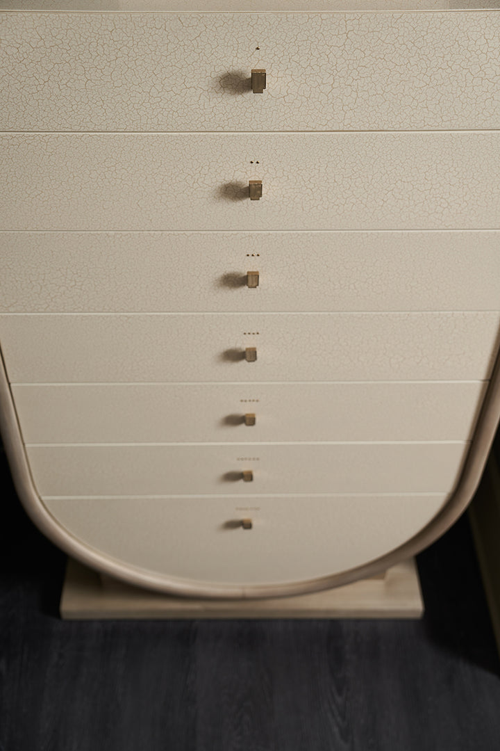 Caracole Kommode Dresser CLA-423-051 von Instylior