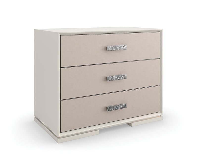 Caracole Silver Lining Nachttisch   CLA-423-066 von Instylior