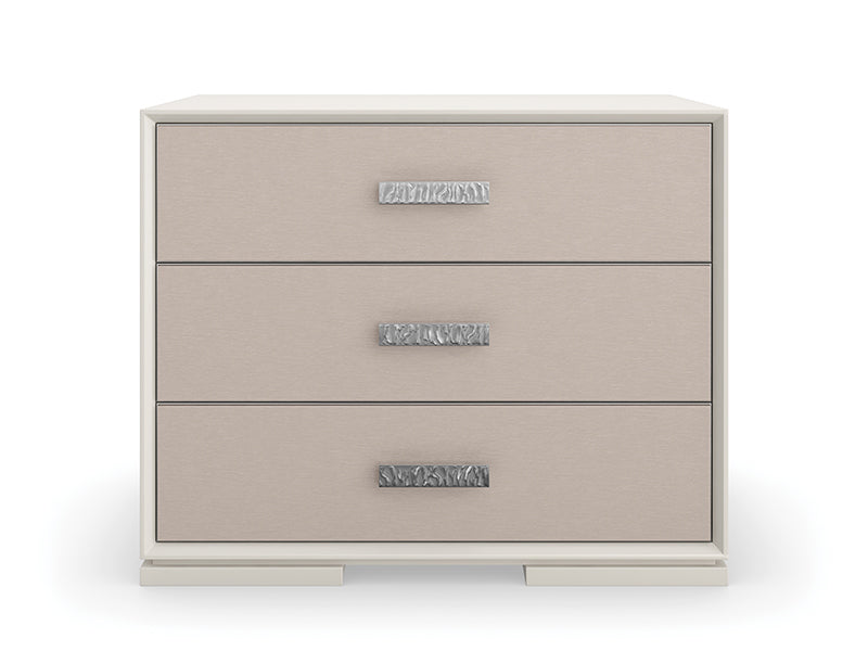 Caracole Silver Lining Nachttisch   CLA-423-066 von Instylior