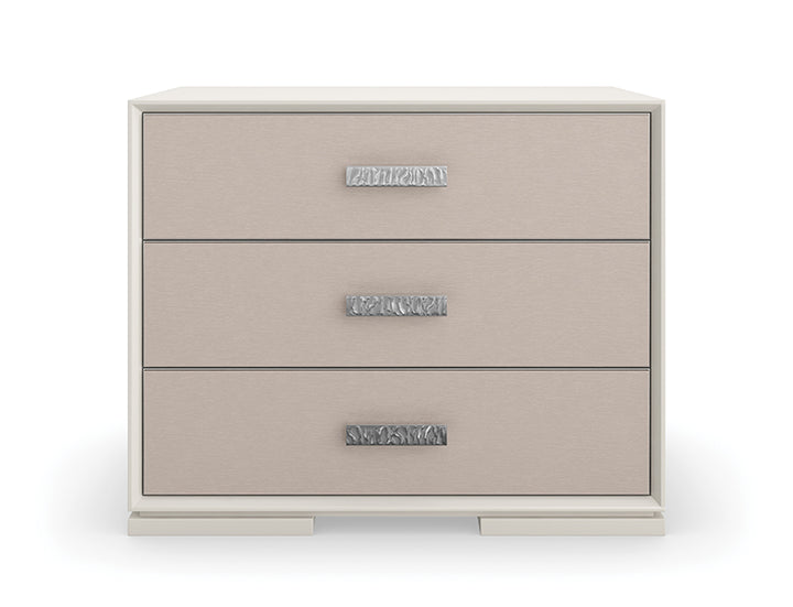Caracole Silver Lining Nachttisch   CLA-423-066 von Instylior