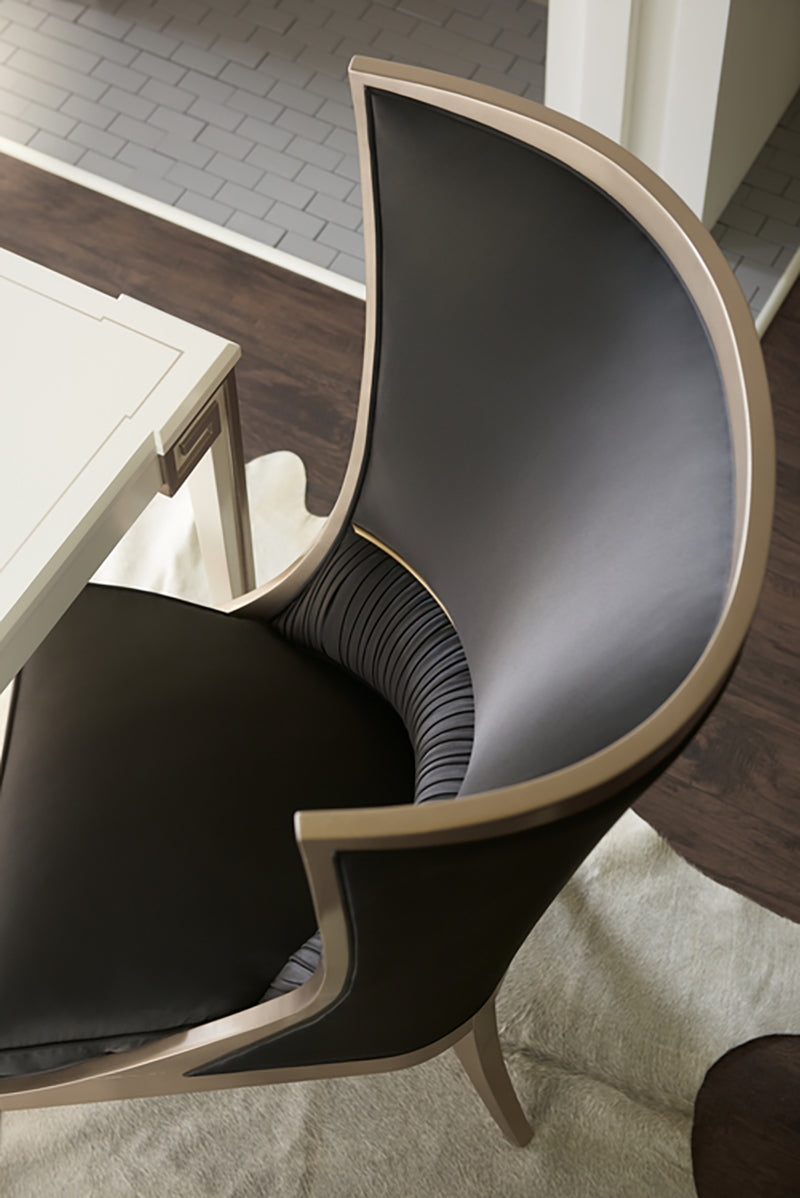 Caracole Pop Your Collar Sessel   UPH-418-033-A von Instylior