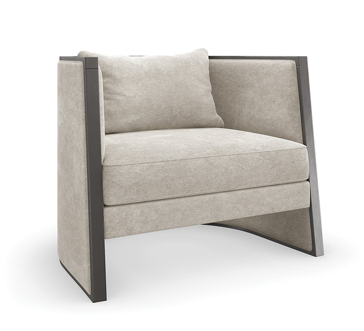 Caracole Cut Away Sessel   UPH-423-132-A von Instylior