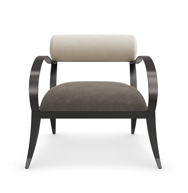 Caracole Homage Sessel   UPH-423-231-A von Instylior