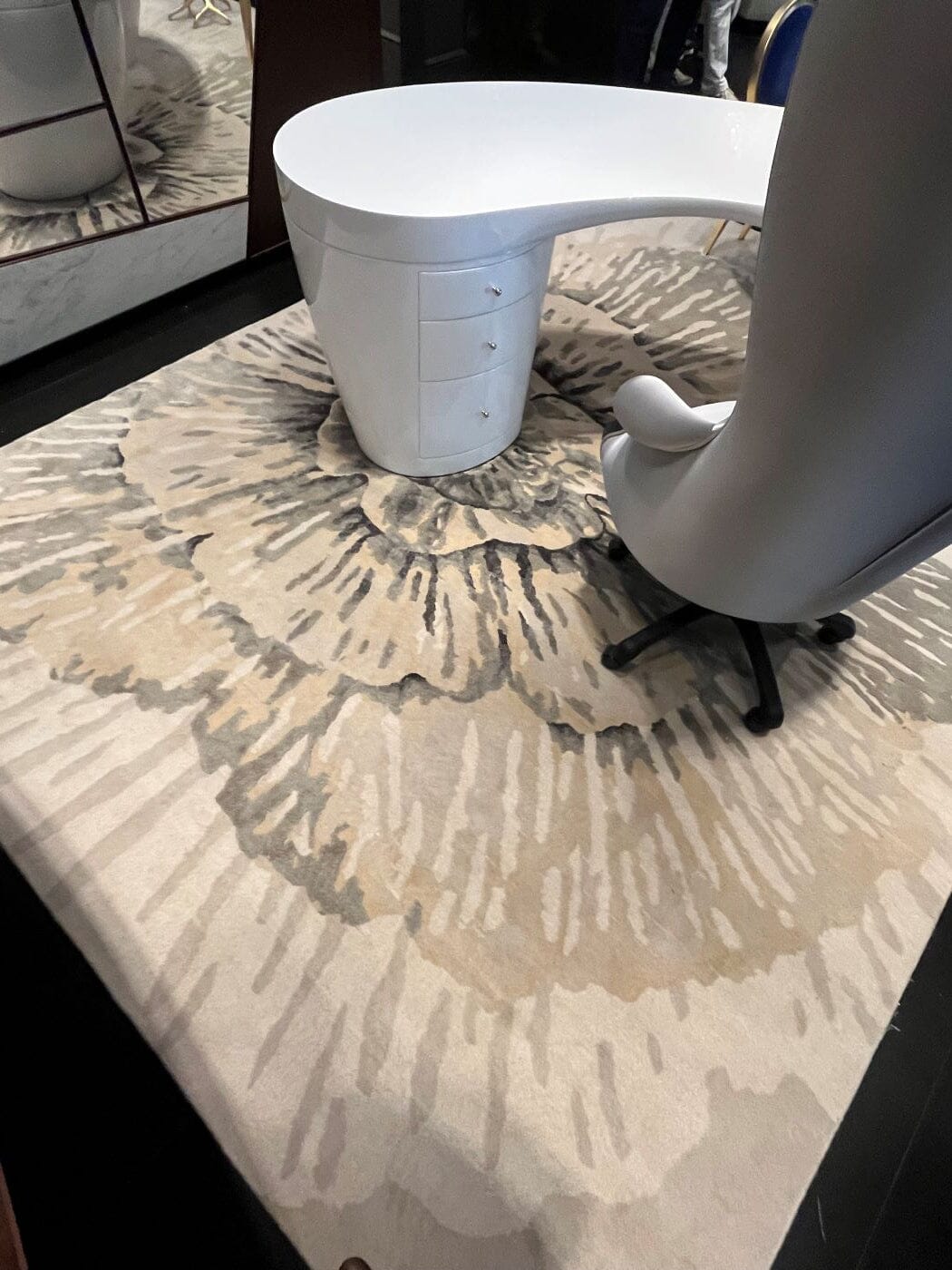 Christopher Guy handgearbeiteter Teppich rund 47-0104 Größe (A) von Instylior Teppich rund Christopher Guy