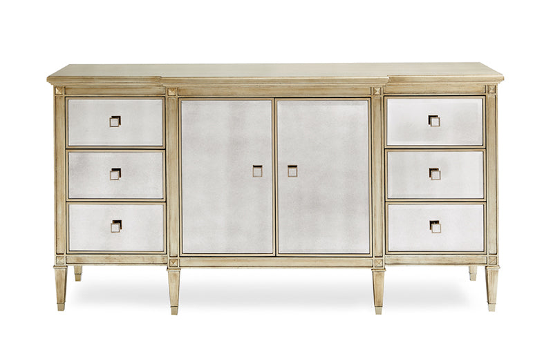 Caracole La-Dee-Dah Kommode   CLA-016-034 von Instylior