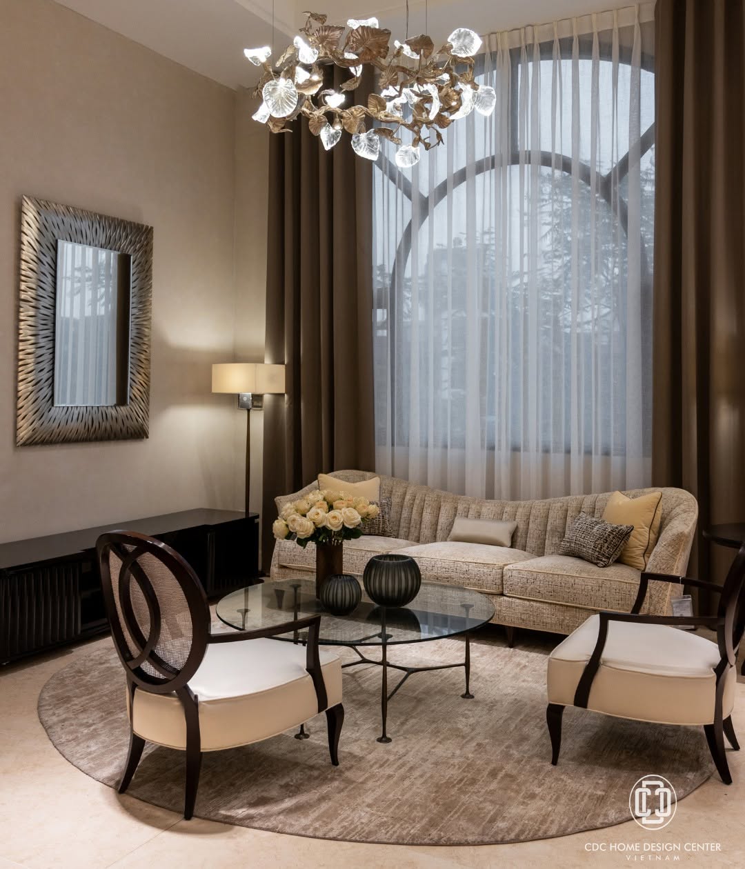Christopher Guy elegant lounge chair 60-0394 by Instylior