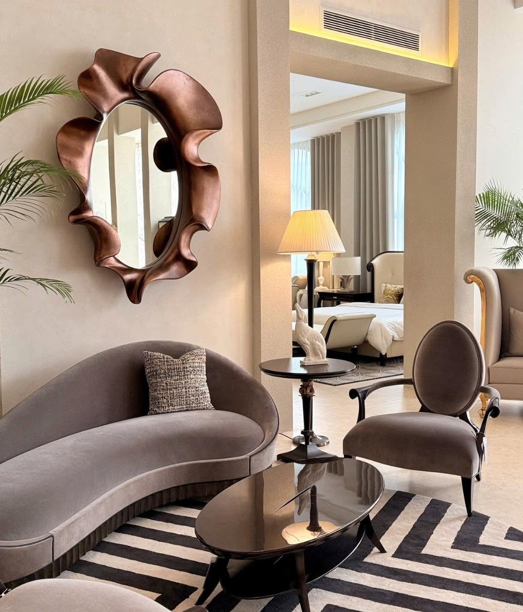 Christopher Guy elegant sofa 60-0440 from Instylior