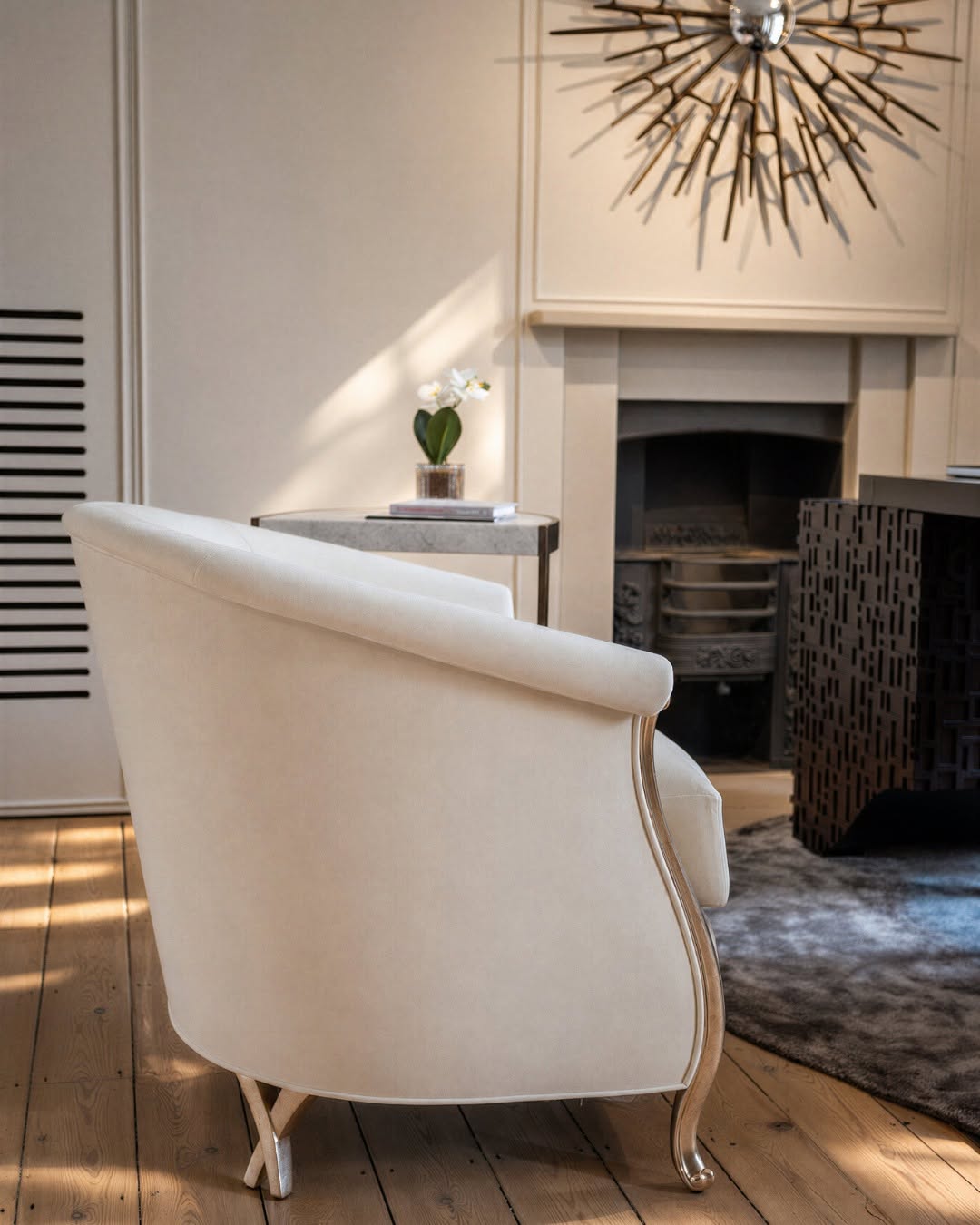 Christopher Guy elegant armchair 60-0385 from Instylior
