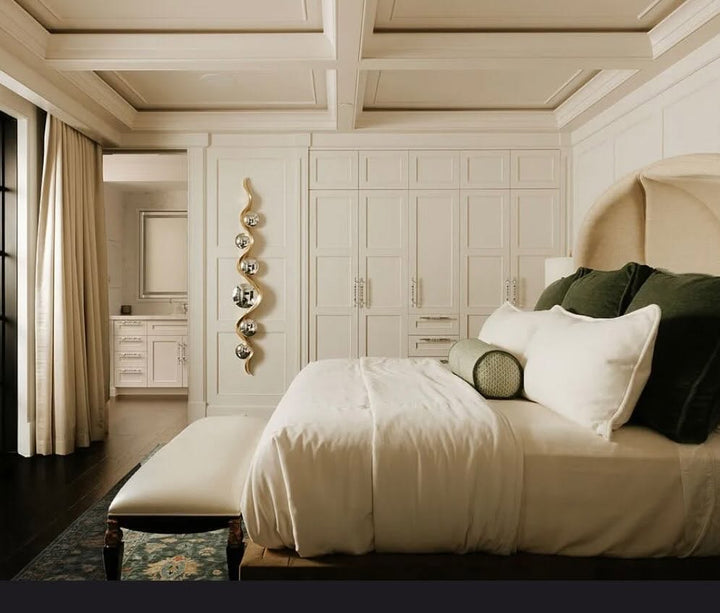 Christopher Guy elegant bench bed bench 60-0329 from Instylior