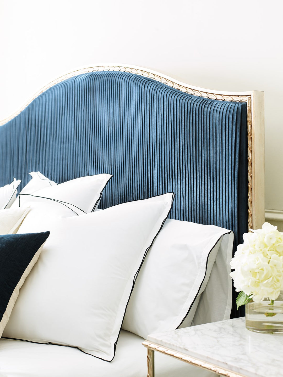 Caracole Fontainebleau Bett Kingsize C063-419-122 von instylior