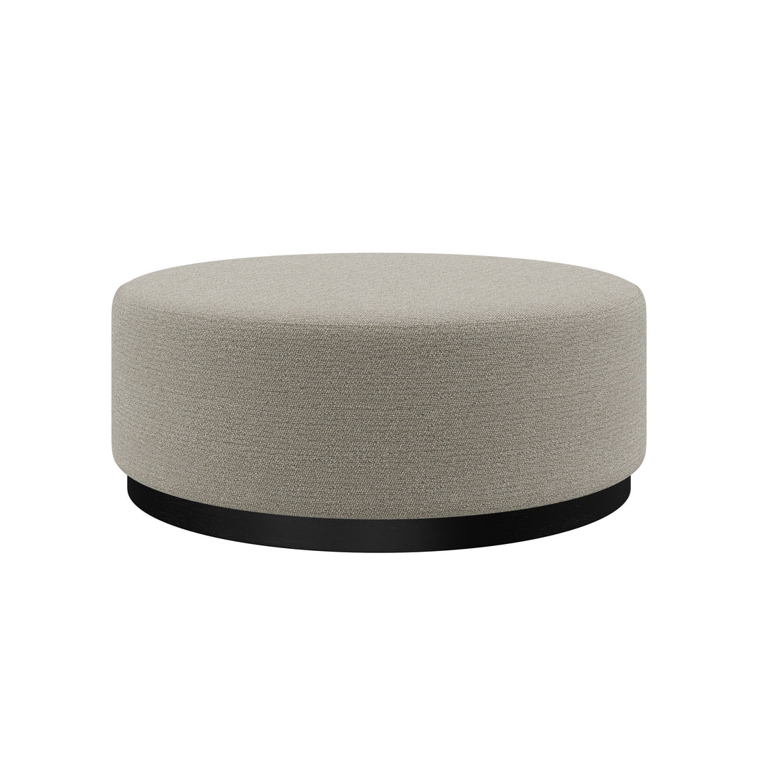 Dôme Deco LIAM Hocker in Creme – Designhocker für moderne Wohnräume