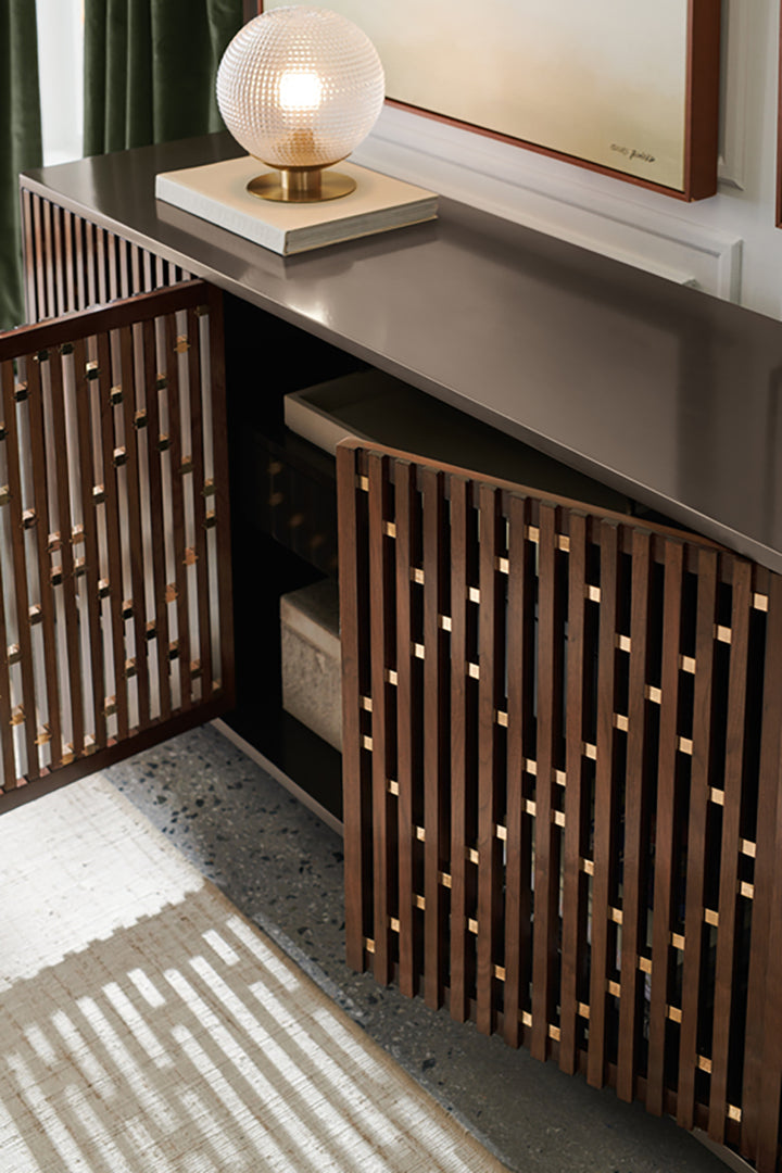 Caracole Diamond In The Rough Media Sideboard   CLA-021-534 von Instylior