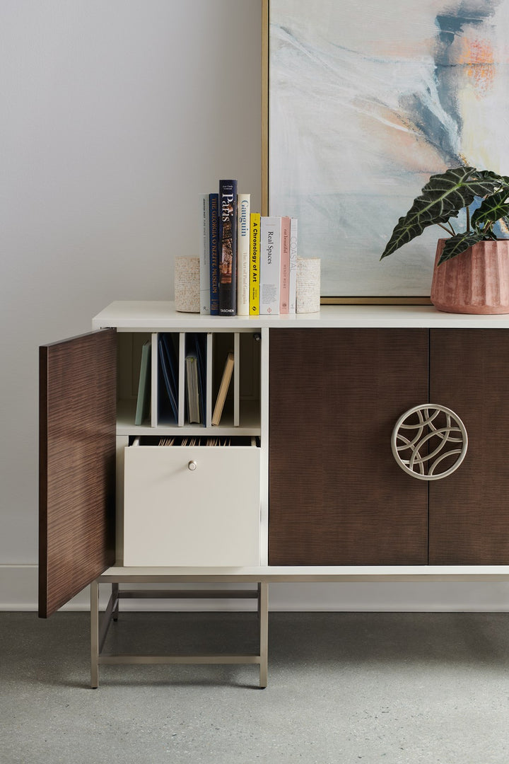 Caracole A Touch Of Class Sideboard   CLA-421-682 von Instylior