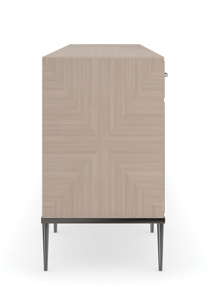 Caracole Low Rise Sideboard   CLA-422-213 von Instylior
