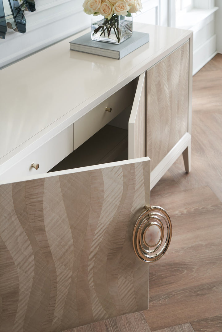 Caracole Now Streaming Media Sideboard   CLA-422-533 von Instylior