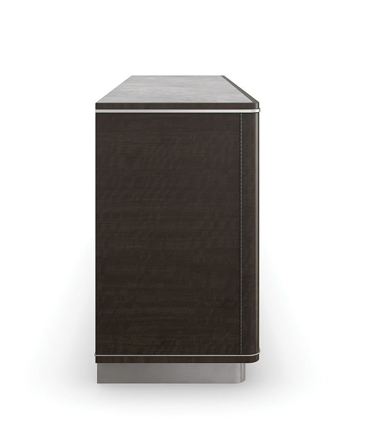 Caracole Fancy Face Sideboard   CLA-423-211 von Instylior