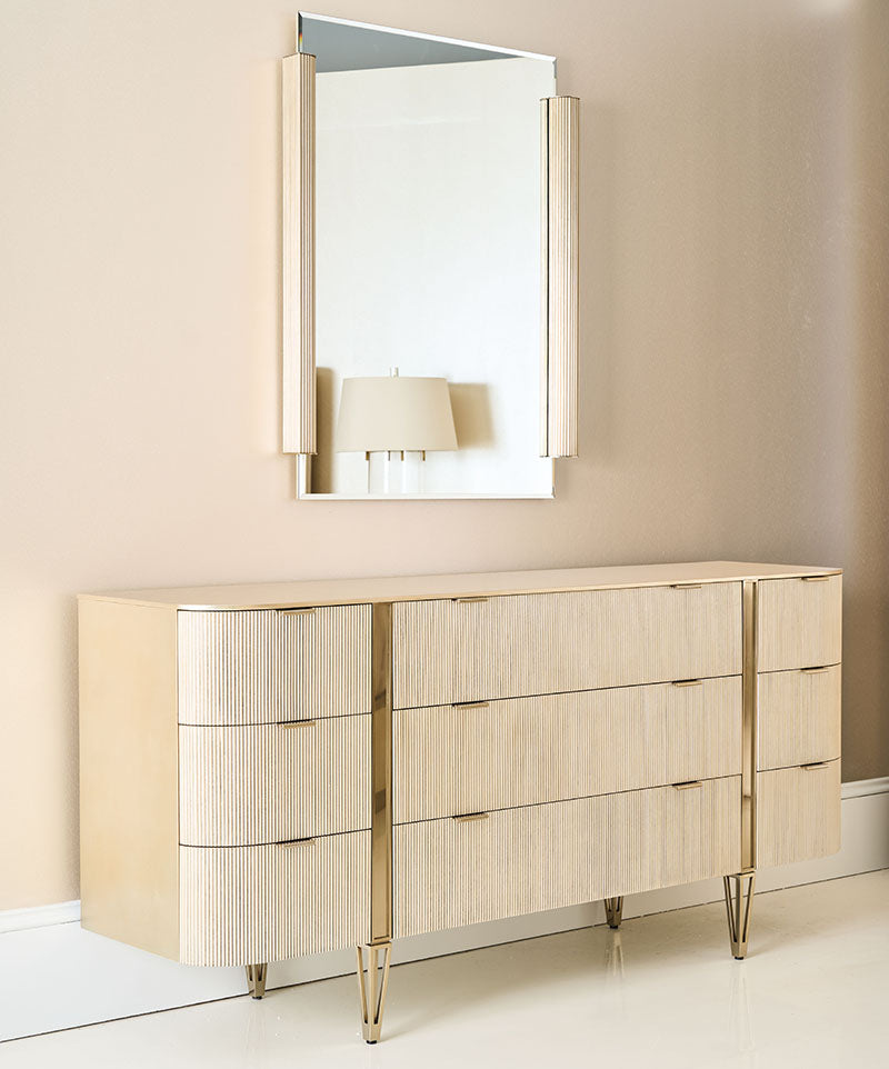Caracole  Love At First Sight  Kommode  CLA-424-031 von instylior