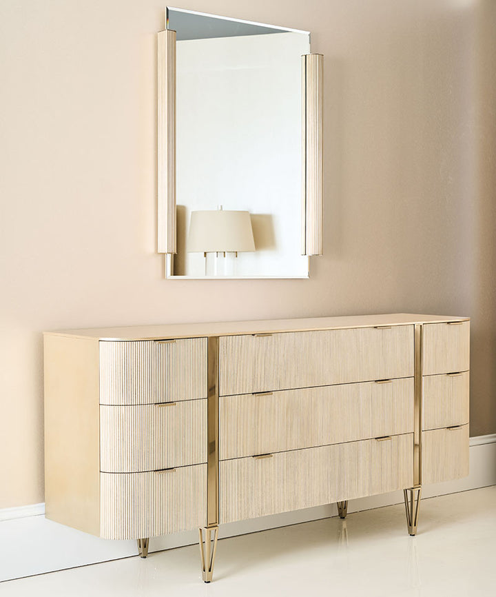 Caracole  Love At First Sight  Kommode  CLA-424-031 von instylior