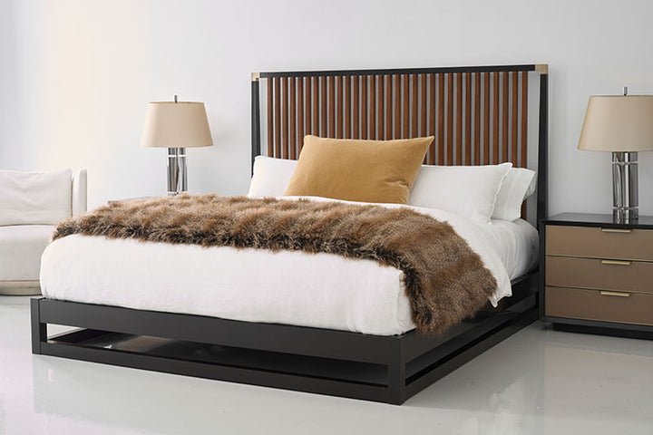 Caracole  Pinstripe Slatted Dark Bett Kingsize CLA-424-127 von instylior