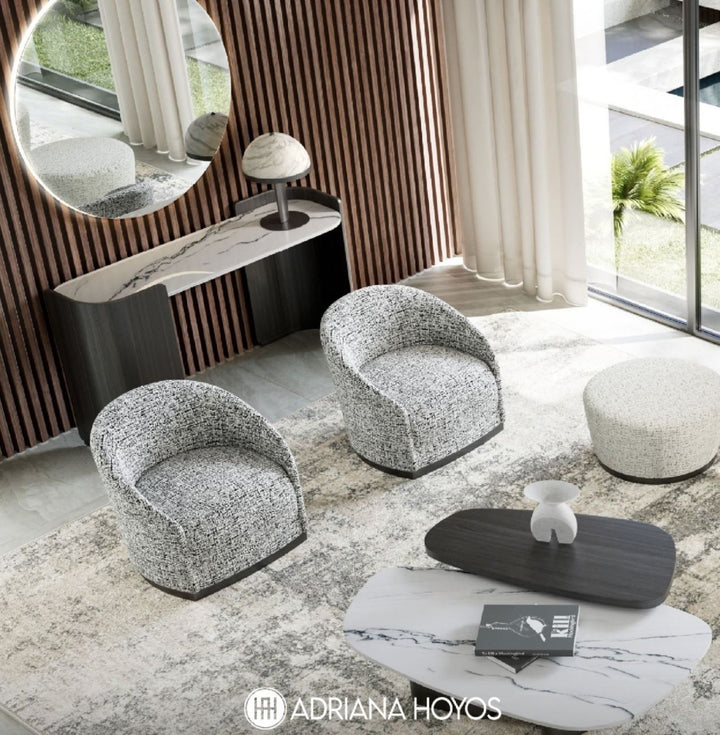 Adriana Hoyos Console GS34-101 by instylior