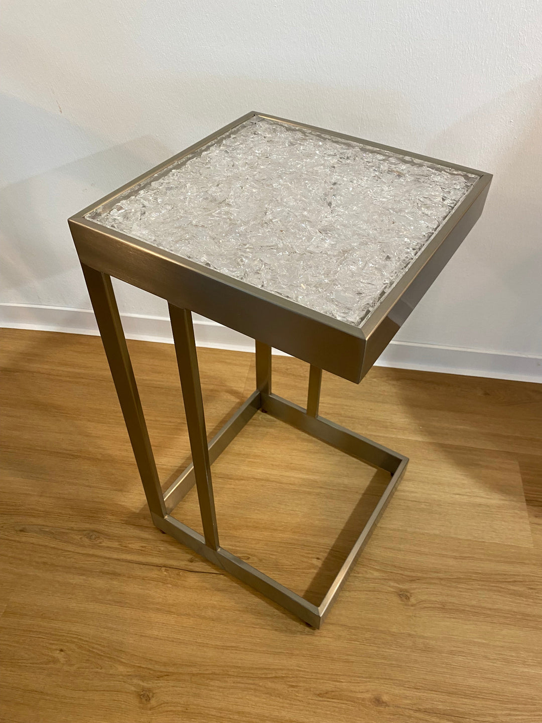 Caracole side table C011-016-422 from Instylior
