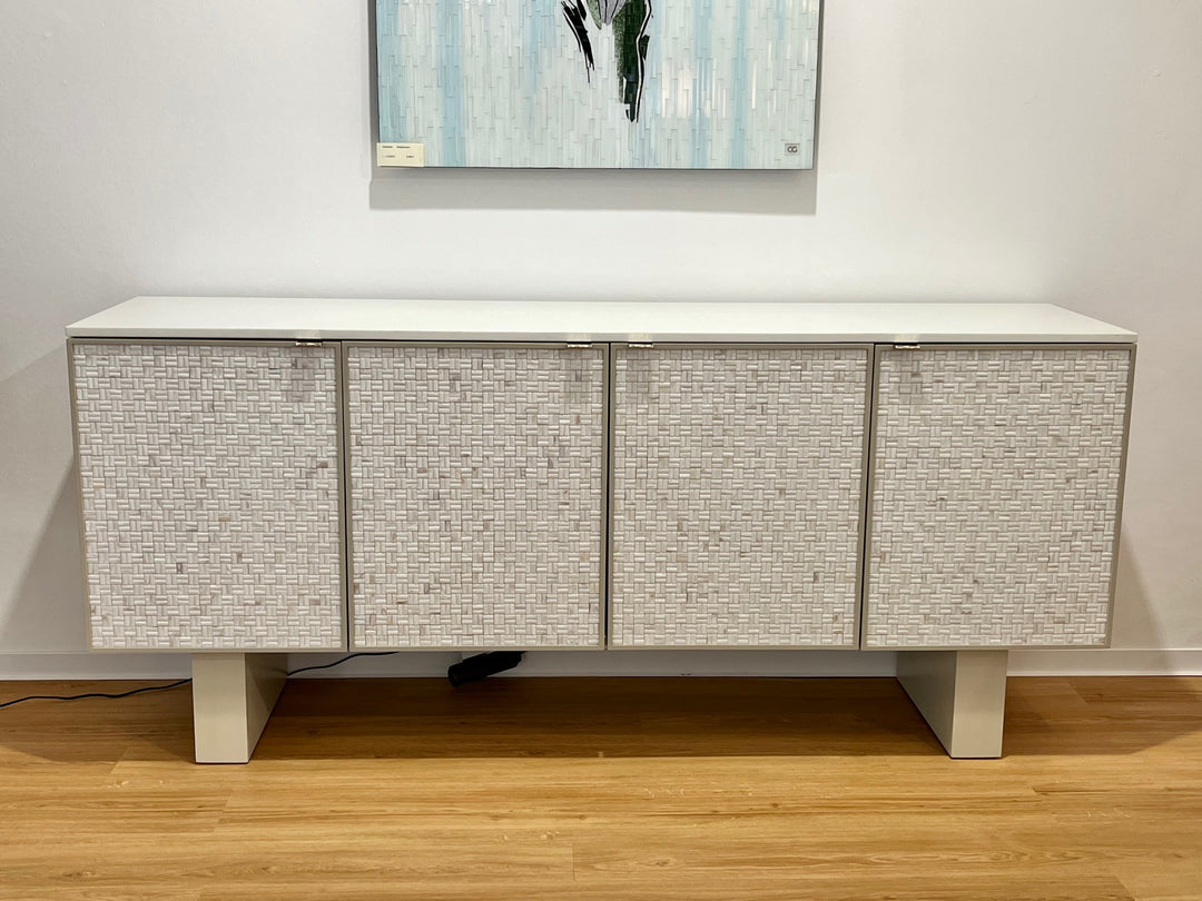 Caracole Bomb-Shell Sideboard   CLA-416-441 von Instylior