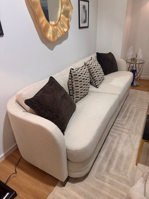 Caracole Piping Hot Sofa UPH-420-012-A from Instylior