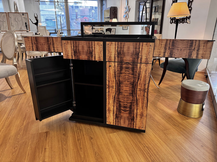 Caracole Top Shelf Barschrank Bar   CLA-020-511 von Instylior