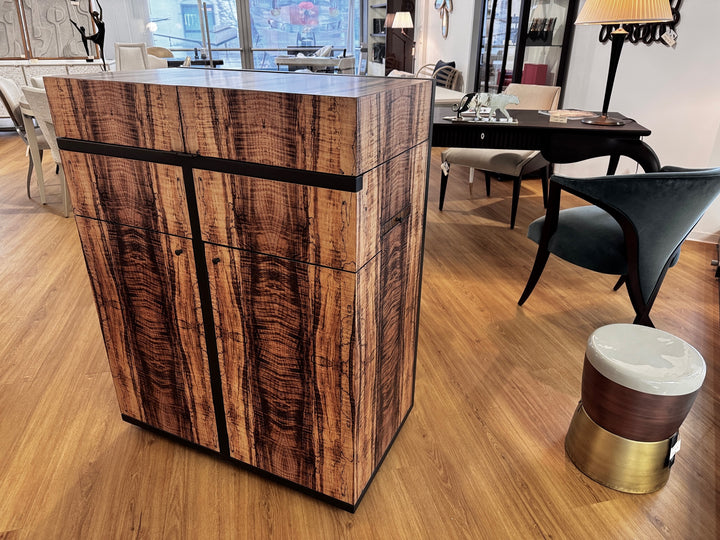 Caracole Top Shelf Barschrank Bar   CLA-020-511 von Instylior