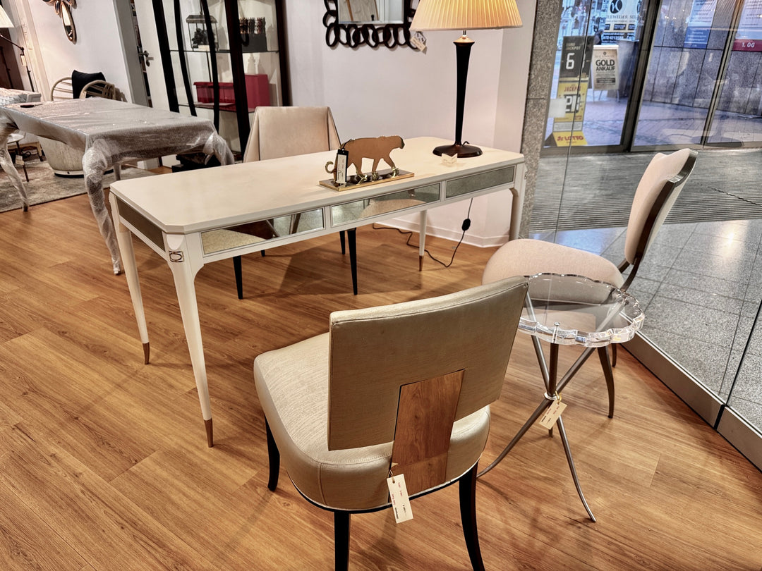 Caracole Moment Of Clarity dressing table CLA-419-451 from Instylior