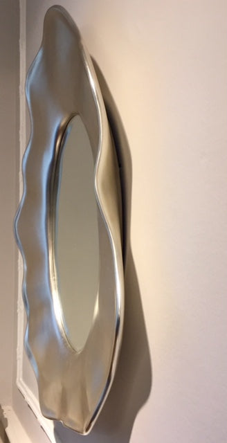 Christopher Guy handgeschnitzter Spiegel oval  50-2988 Größe (A) von Instylior