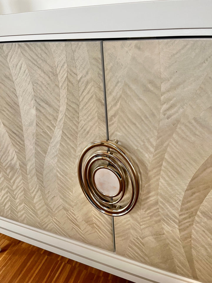 Caracole Now Streaming Media Sideboard   CLA-422-533 von Instylior