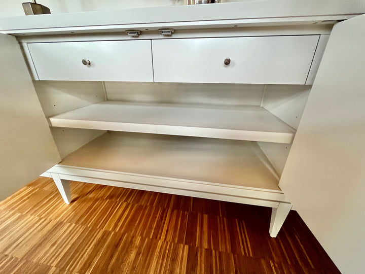 Caracole Now Streaming Media Sideboard   CLA-422-533 von Instylior