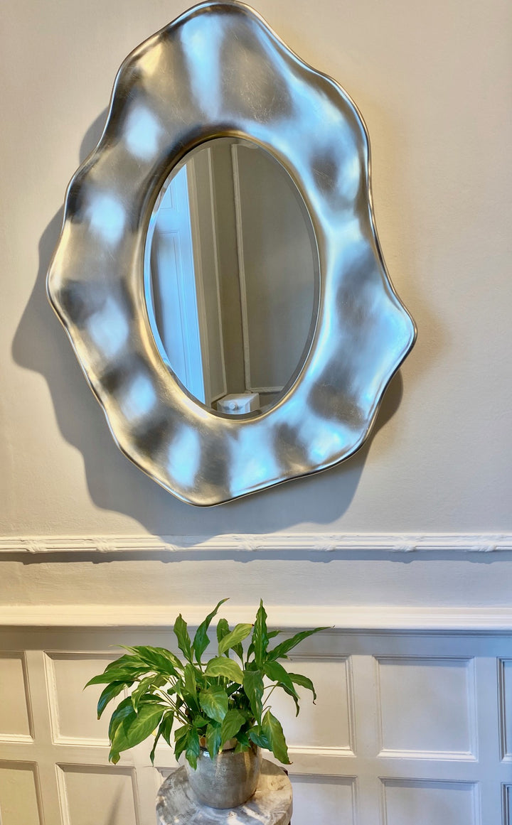 Christopher Guy handgeschnitzter Spiegel oval  50-2988 Größe (A) von Instylior