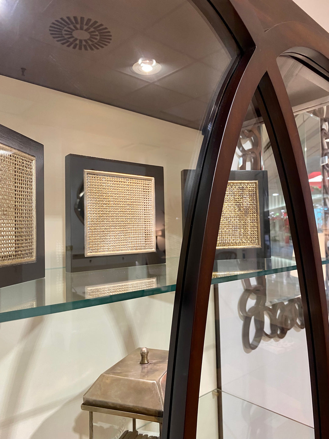 Christopher Guy elegant display cabinet 88-0008 from Instylior