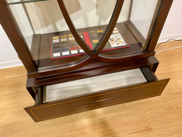 Christopher Guy elegant display cabinet 88-0008 from Instylior