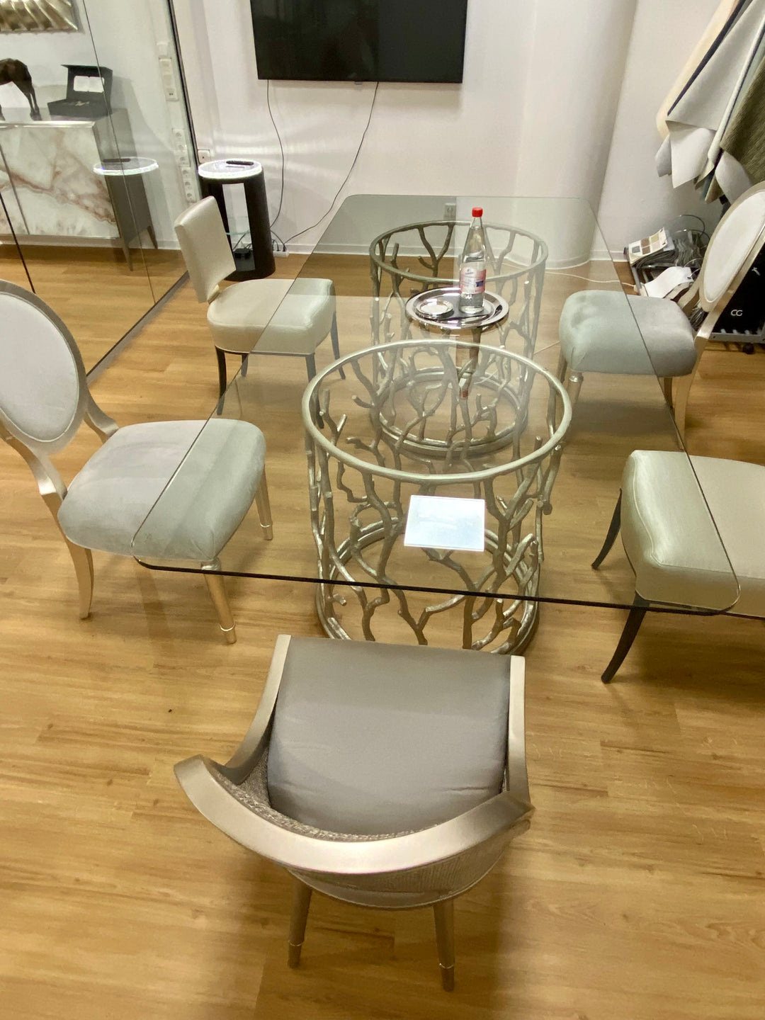 Caracole Around The Reef glass dining table CLA-419-2016 from Instylior