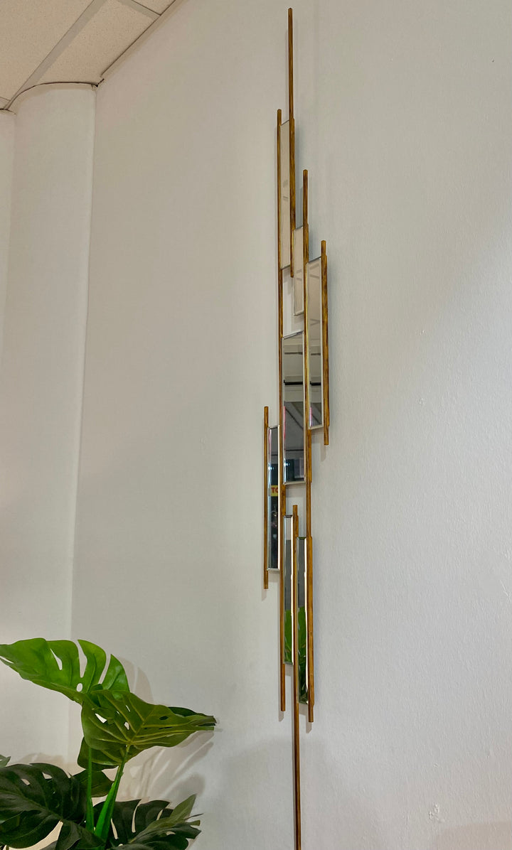 Christopher Guy handcrafted mirror irregular 50-2994 size (A) from Instylior