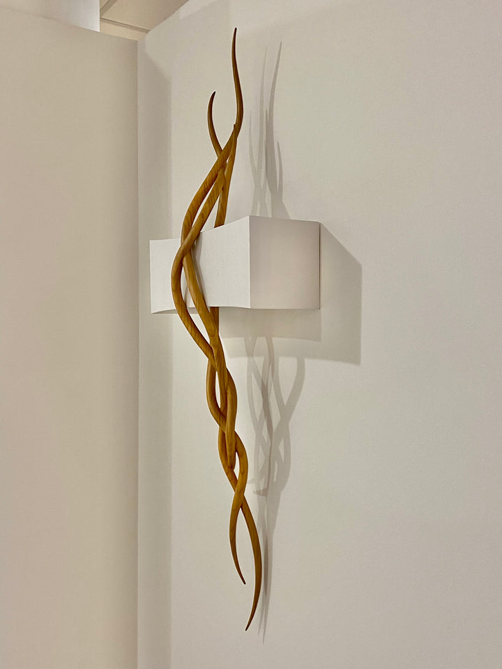 Christopher Guy hand carved wall lamp 90-0040 from Instylior