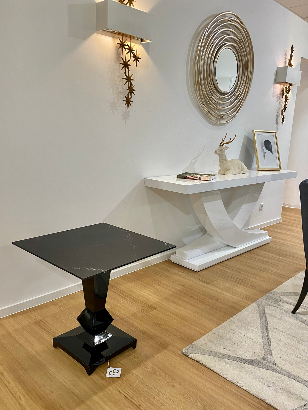 Christopher Guy elegant side table 76-0324 from Instylior
